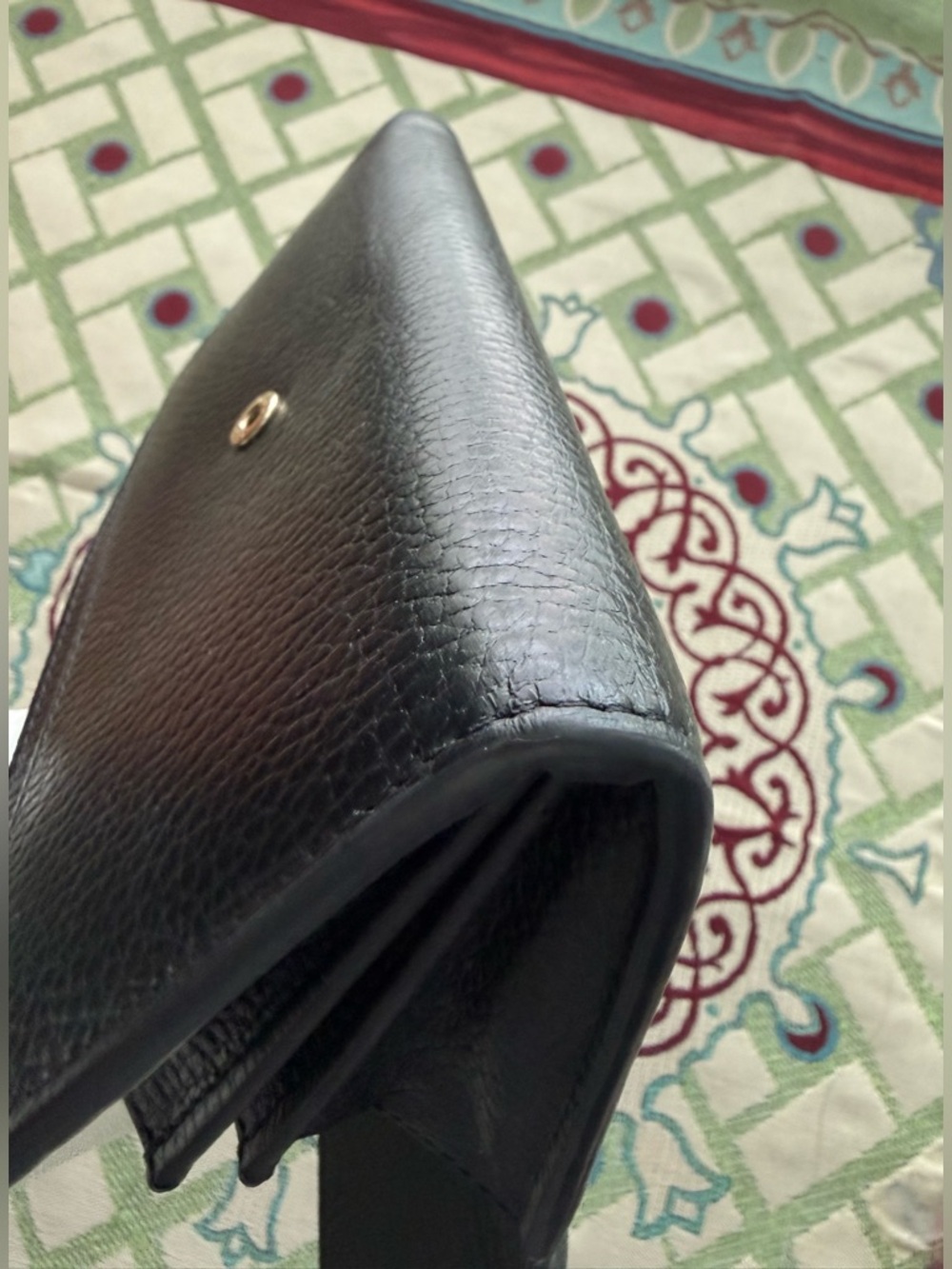 Gucci Black Leather Wallet with Gold Interlocking G - Picture 7 of 16